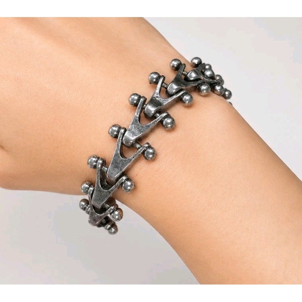 Bicycle Chain Silver Tone Bracelet 9"  PUNK-GOTHIC-ROCK  B-TN29